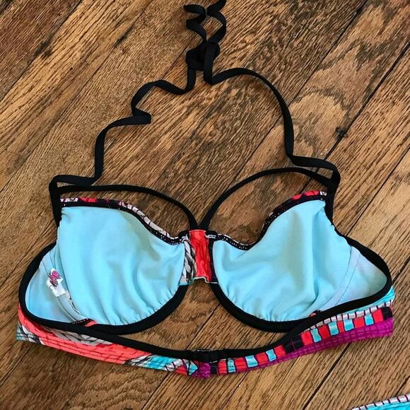 The Bikini Lab L bikin checker abstract pattern red black blue beach summer - Picture 5 of 10